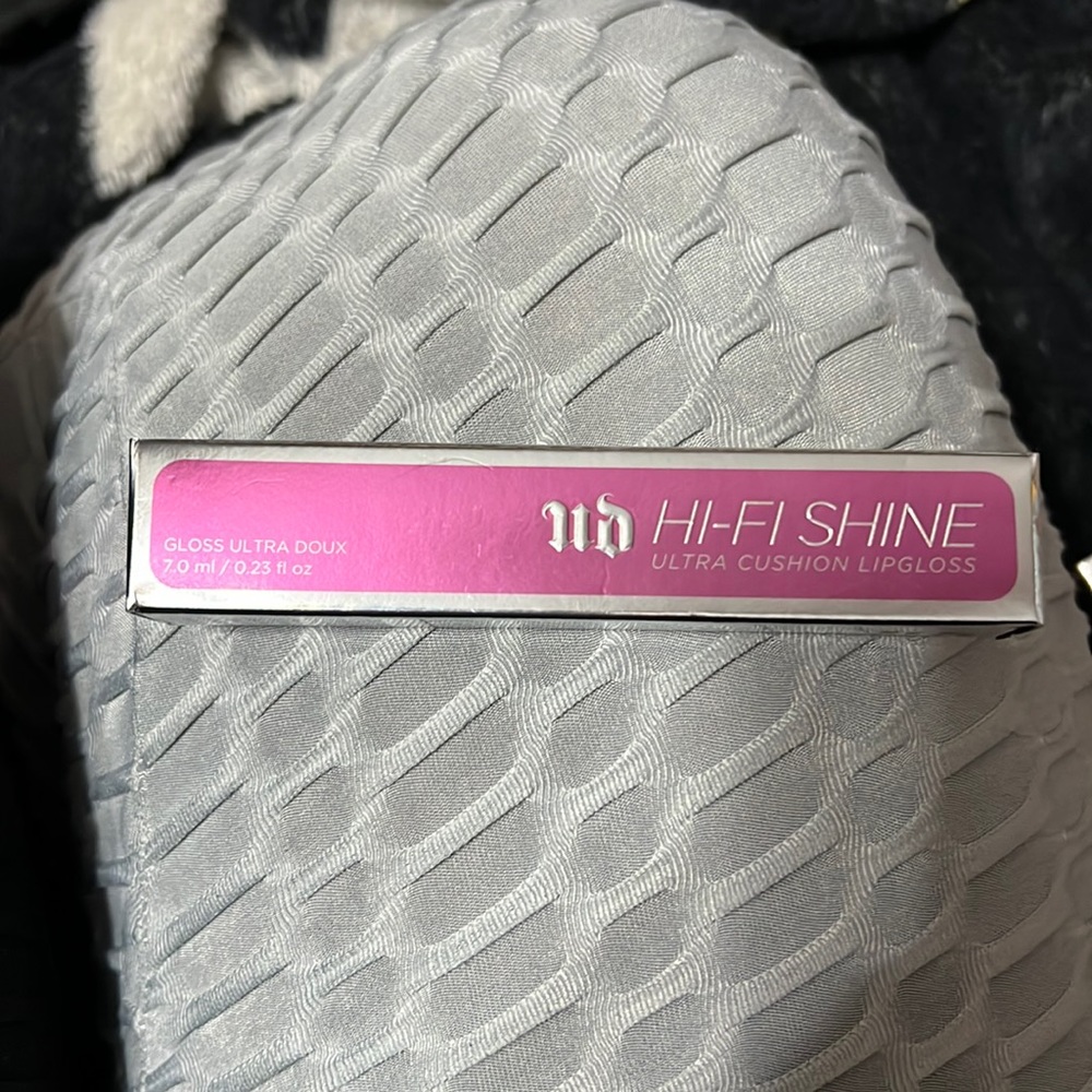 UD Hi-Fi Ultra Cushion Lipgloss Big Bang / Snitch